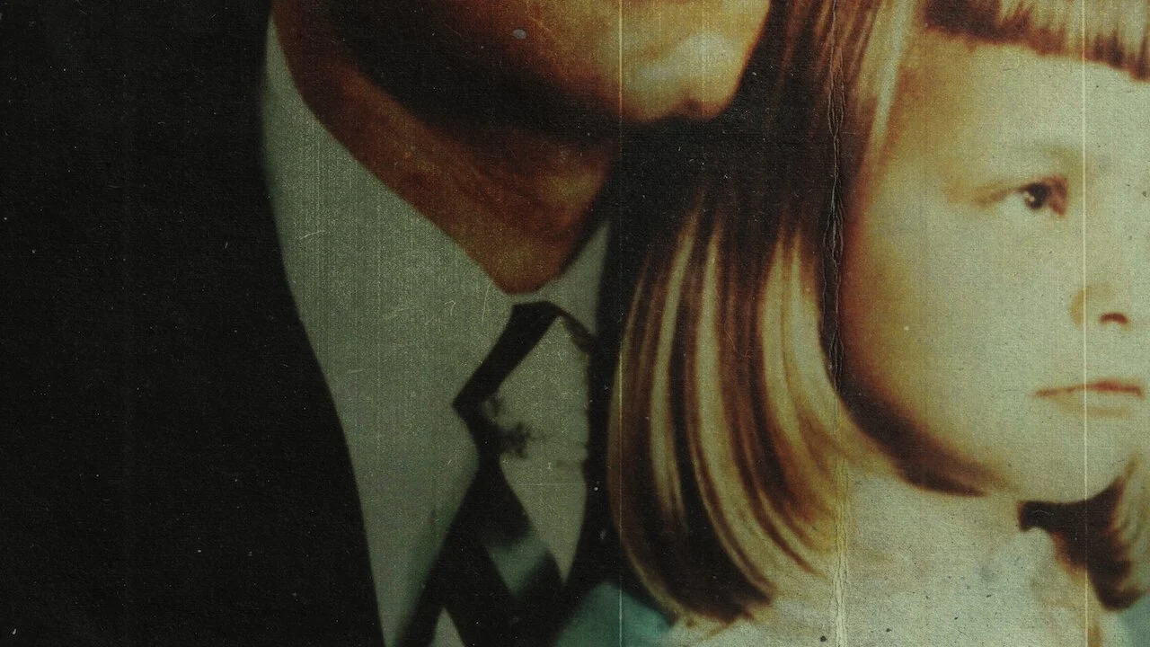 Cô Gái Trong Bức Ảnh Full